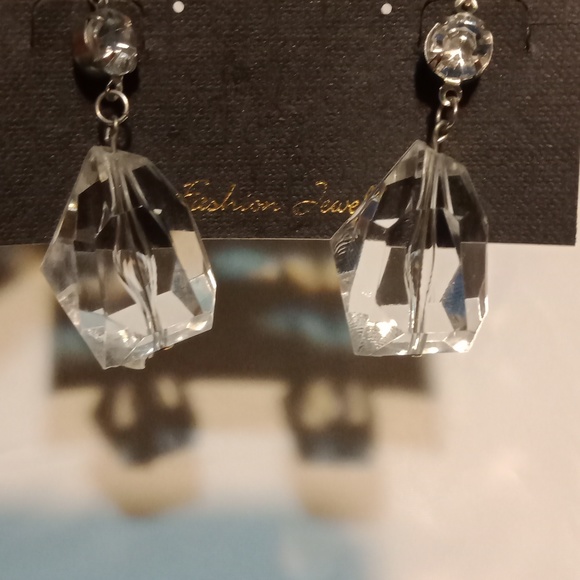 Traci Lynn Clear Crystal Drop Earrings! - Picture 4 of 5